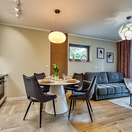 Z Basenem I Saunami Stone Hill Iii Vip Centrum By Royal Aparts Apartamento