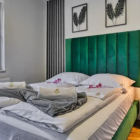 Z Basenem I Saunami Stone Hill Iii Vip Centrum By Royal Aparts Apartmán *