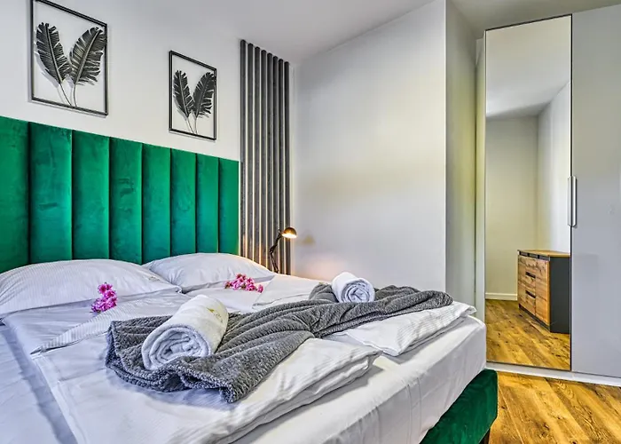 Z Basenem I Saunami Stone Hill Iii Vip Centrum By Royal Aparts Apartamento *