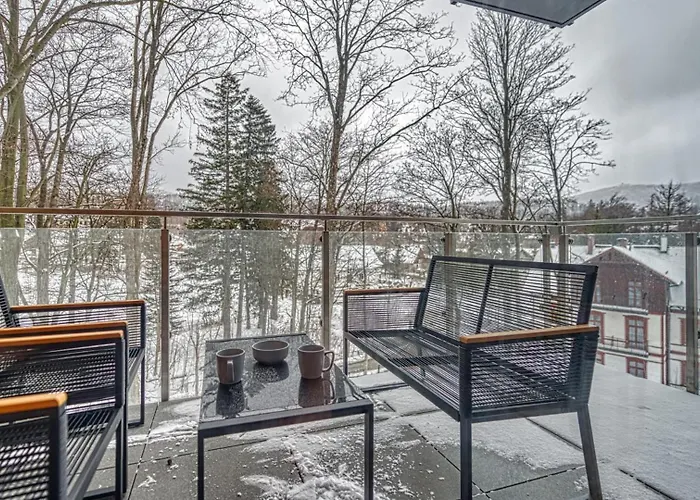 Z Basenem I Saunami Stone Hill Iii Vip Centrum By Royal Aparts *