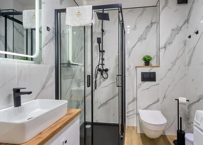 Z Basenem I Saunami Stone Hill Iii Vip Centrum By Royal Aparts *