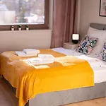 Z Basenem I Saunami Stone Hill Iii Vip Centrum By Royal Aparts Апартаменты *