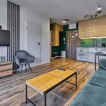 Z Basenem I Saunami Stone Hill Iii Vip Centrum By Royal Aparts Апартаменты *