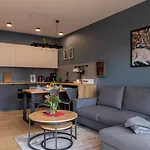 Z Basenem I Saunami Stone Hill Iii Vip Centrum By Royal Aparts Апартаменты *