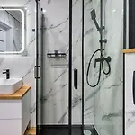 Z Basenem I Saunami Stone Hill Iii Vip Centrum By Royal Aparts * Шклярска-Поремба