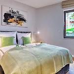 Апартаменты Z Basenem I Saunami Stone Hill Iii Vip Centrum By Royal Aparts