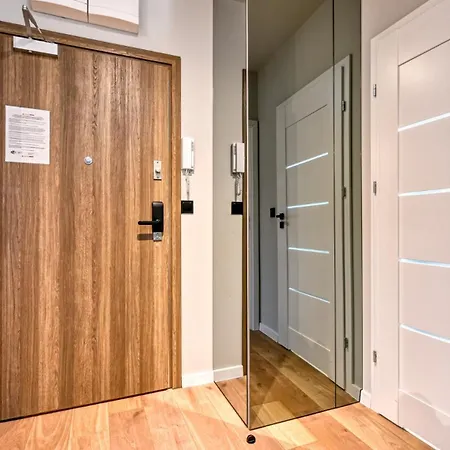 Z Basenem I Saunami Stone Hill Iii Vip Centrum By Royal Aparts Apartment *