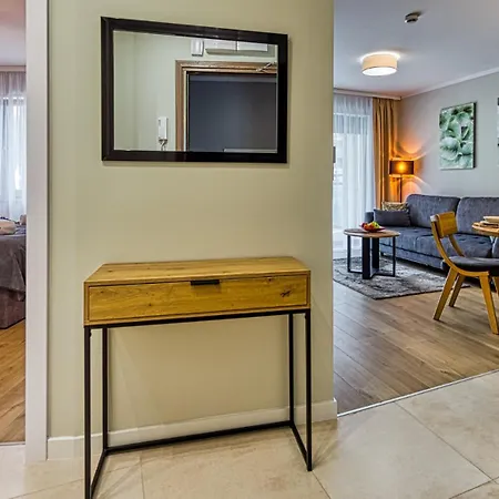 Z Basenem I Saunami Stone Hill Iii Vip Centrum By Royal Aparts * שצ'קלארסקה פוראובה