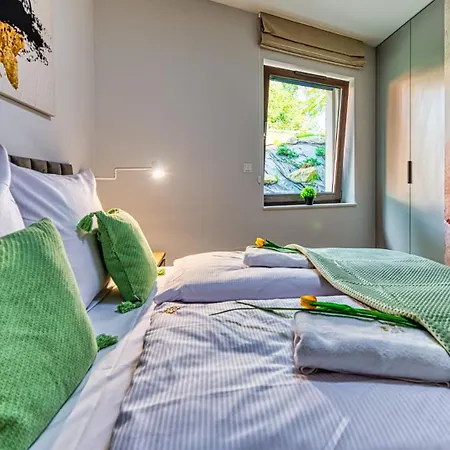 Lejlighed Z Basenem I Saunami Stone Hill Iii Vip Centrum By Royal Aparts