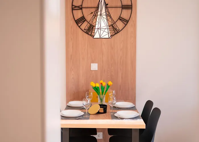 Z Basenem I Saunami Stone Hill Iii Vip Centrum By Royal Aparts Apartment *